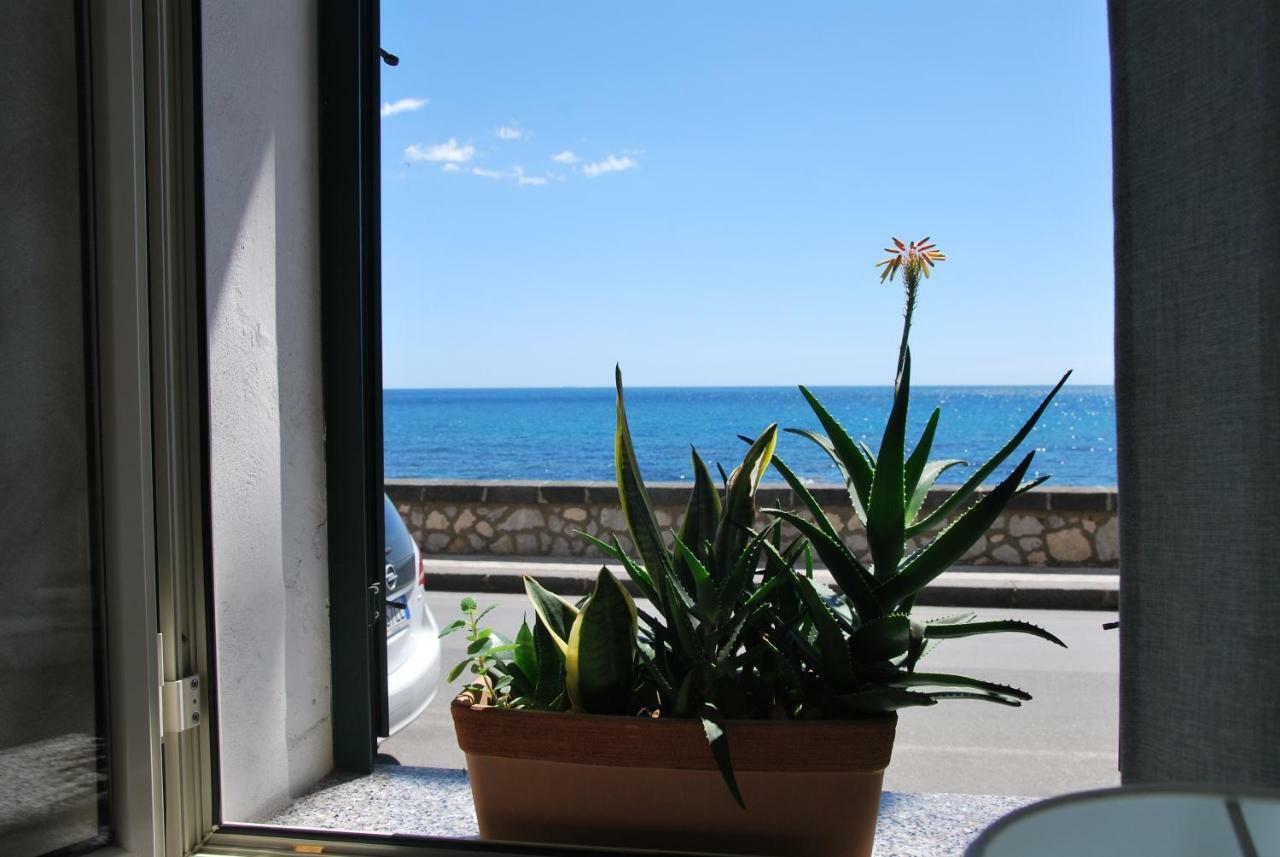 Casa Vacanza Sweet Home Giardini-Naxos Exterior foto